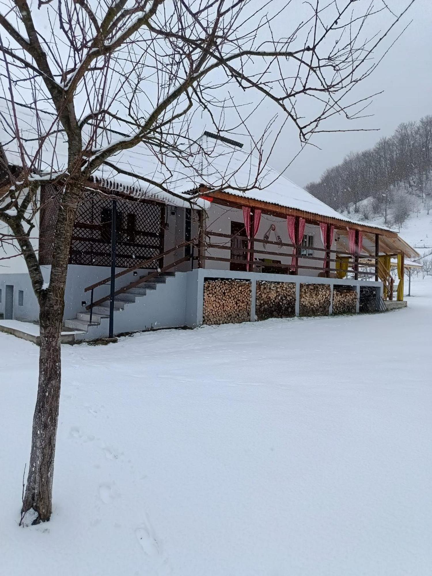 Villa Casa Dyasof Rohia Esterno foto